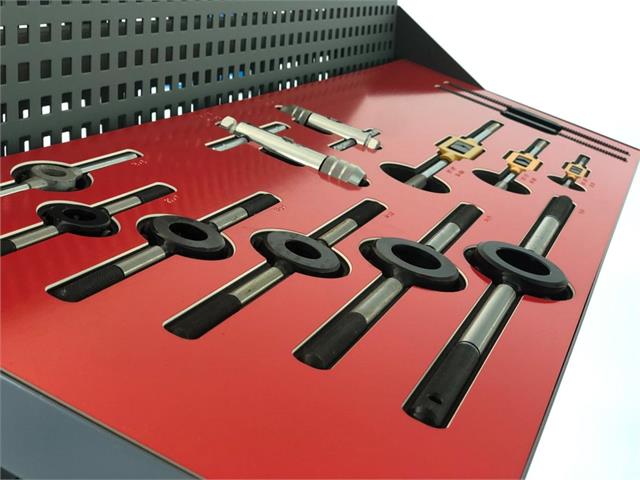 Skreddersydd hyllesystem med skråhyller